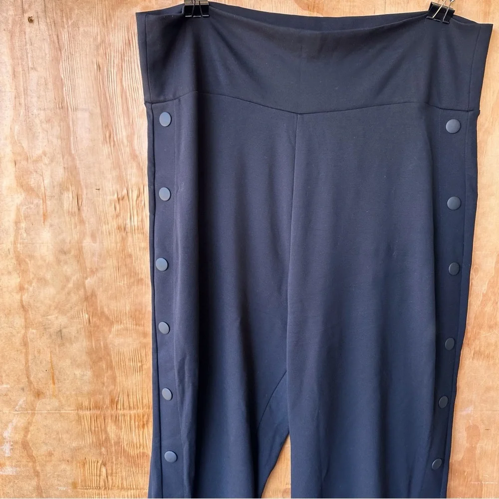 CAbi Black Cropped Wide-Leg Snap-Trim Pants - Picture 4 of 8